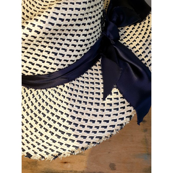 Dilara Latrous vasarinė skrybėlė